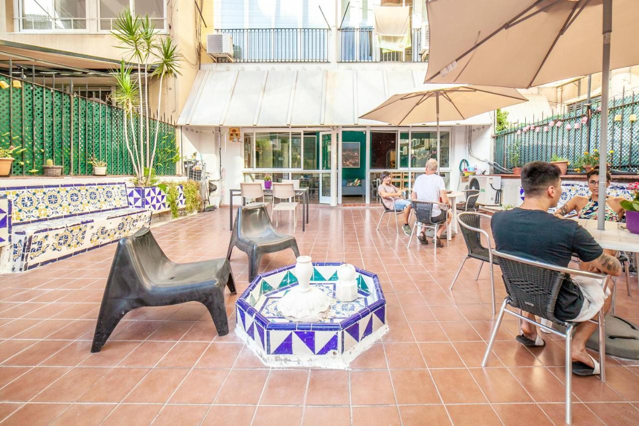 Fabrizzios Terrace Hostel Barcelona Kültér fotó